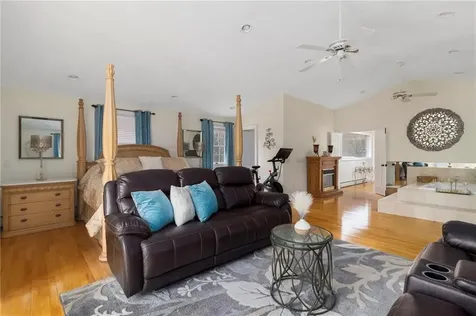 99 Blackstone Avenue Warwick RI 02889