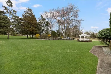 99 Blackstone Avenue Warwick RI 02889