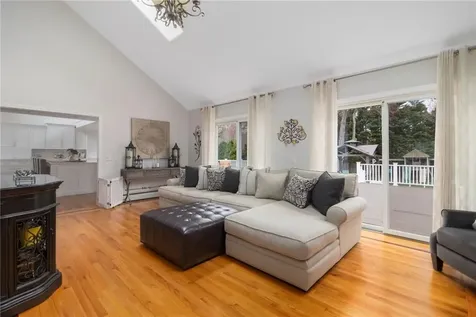 99 Blackstone Avenue Warwick RI 02889