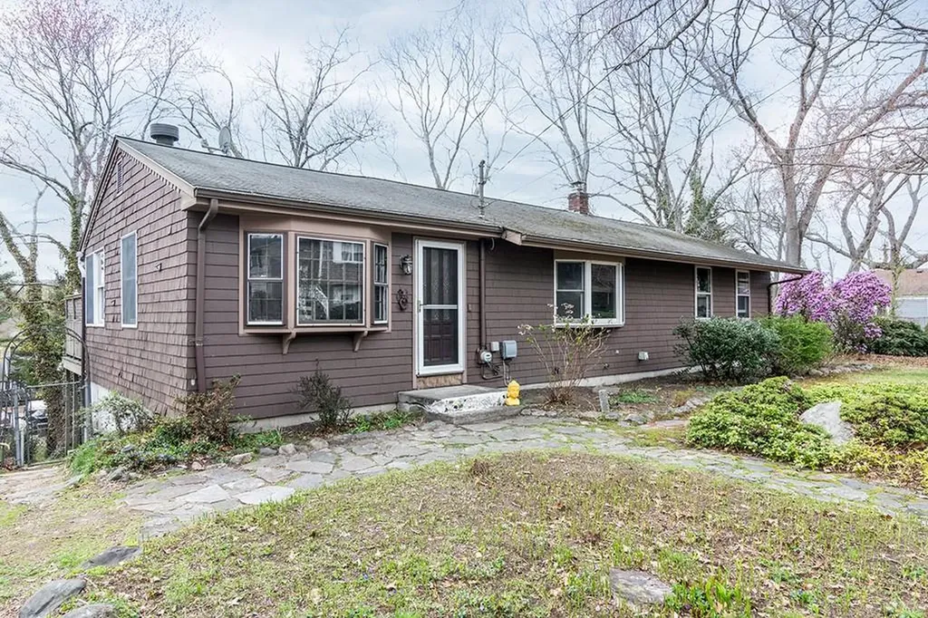 26 Meadow Sweet Trail Narragansett RI 02874
