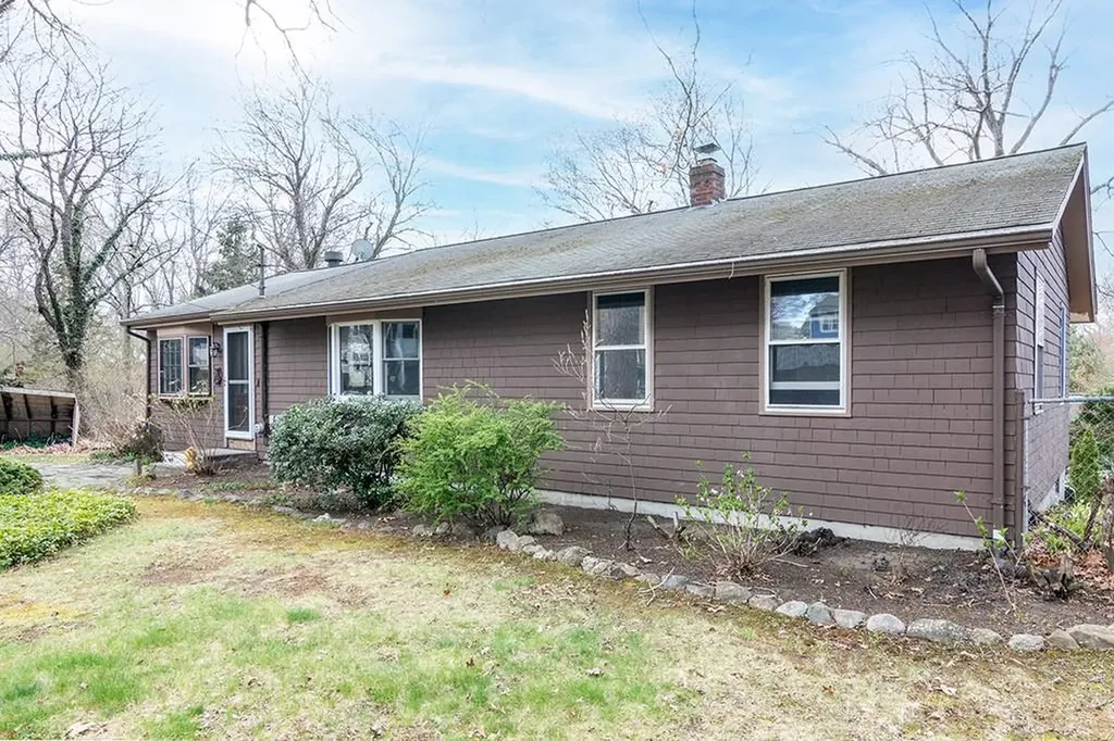 26 Meadow Sweet Trail Narragansett RI 02874