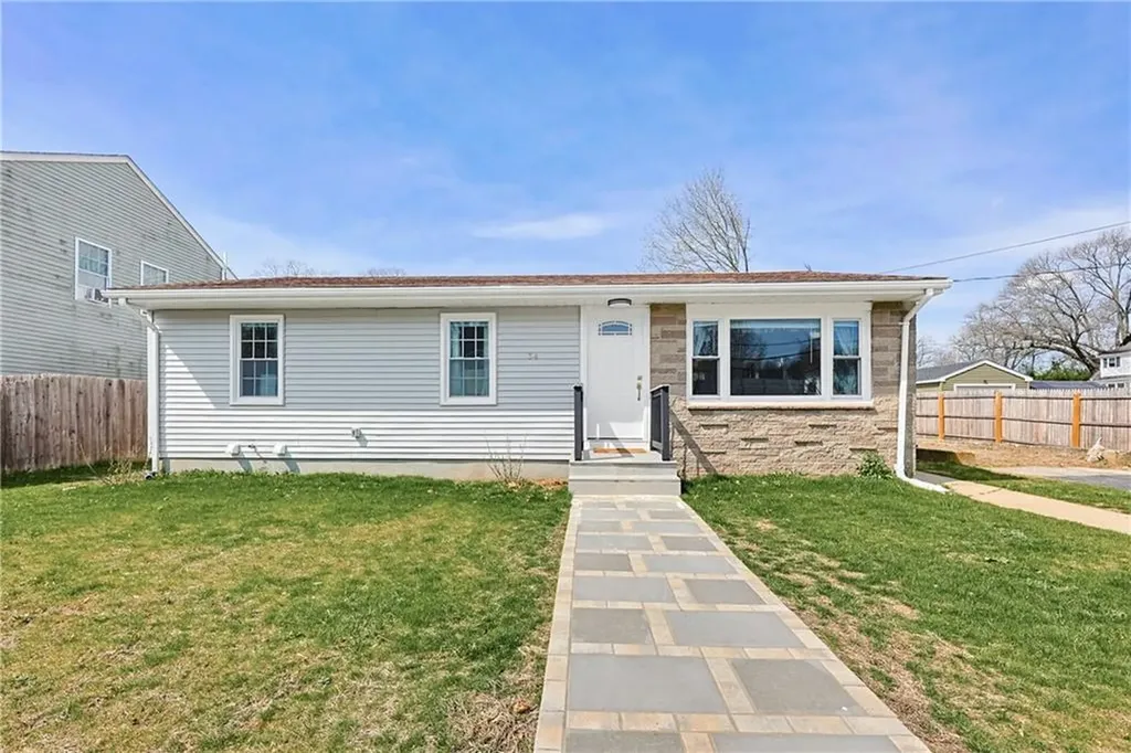 34 Massachusetts Avenue Cumberland RI 02864
