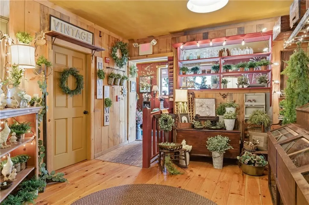 953 955 Victory Highway Burrillville RI 02839