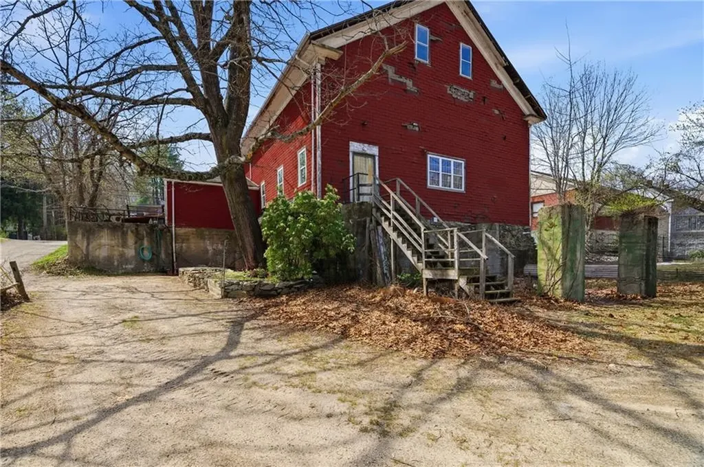 953 955 Victory Highway Burrillville RI 02839
