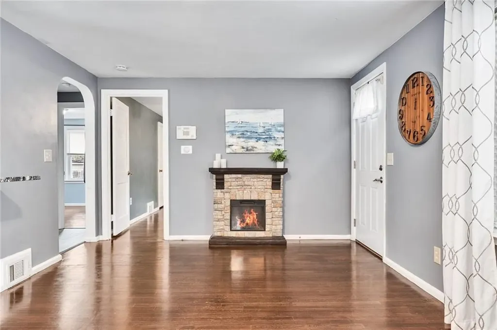 104 Larkin Avenue Warwick RI 02886