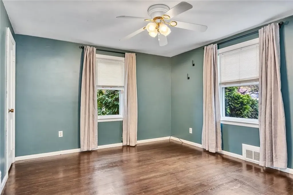 104 Larkin Avenue Warwick RI 02886