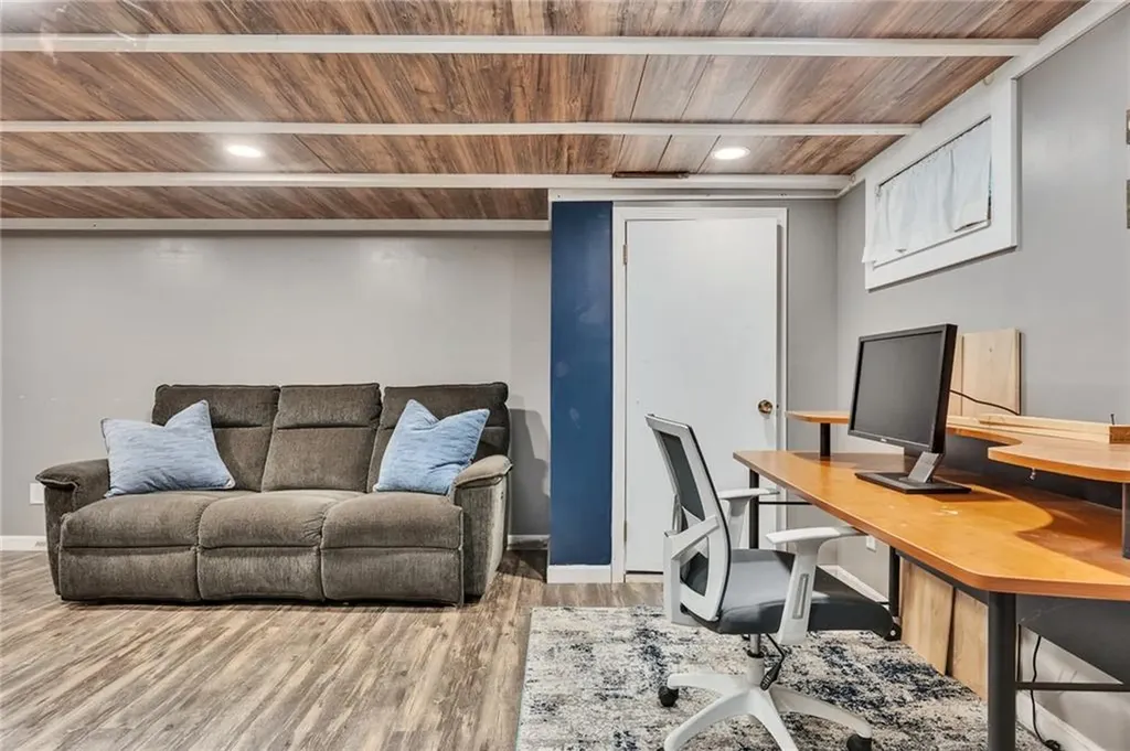 104 Larkin Avenue Warwick RI 02886