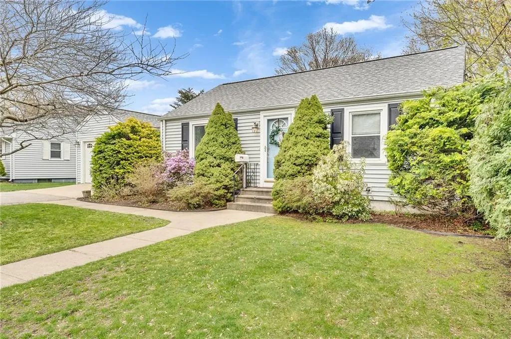 104 Larkin Avenue Warwick RI 02886