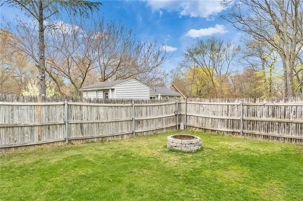 104 Larkin Avenue Warwick RI 02886