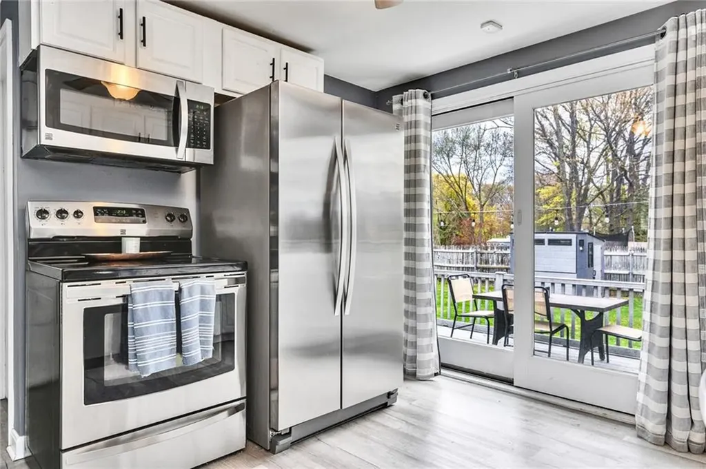 104 Larkin Avenue Warwick RI 02886