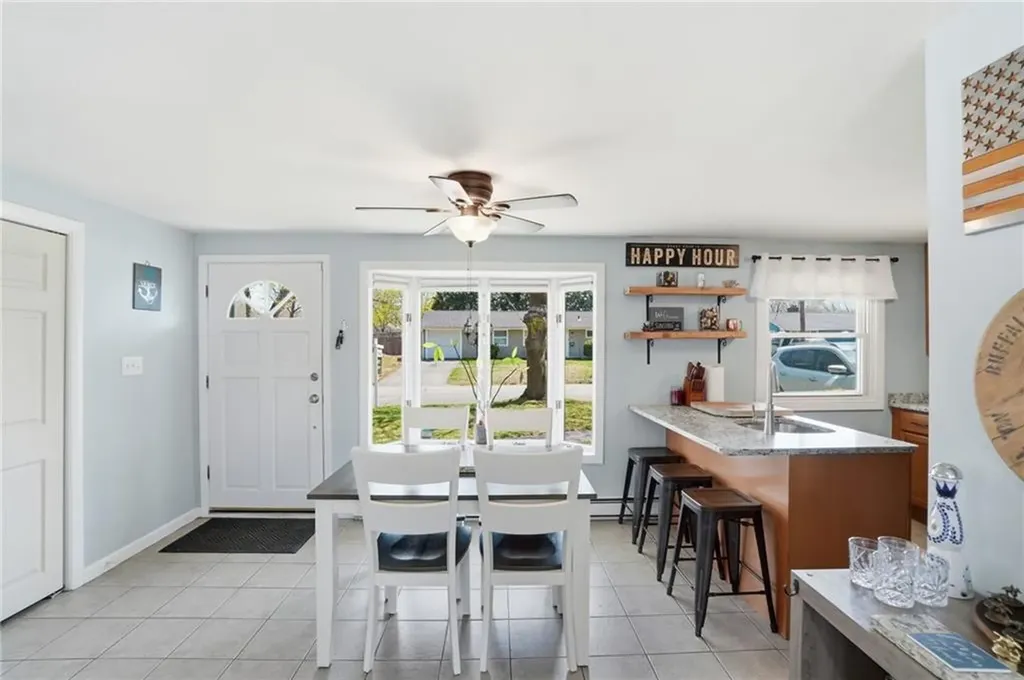 17 Gloucester Street Warwick RI 02886