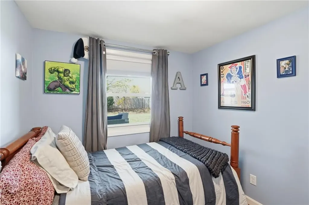 17 Gloucester Street Warwick RI 02886