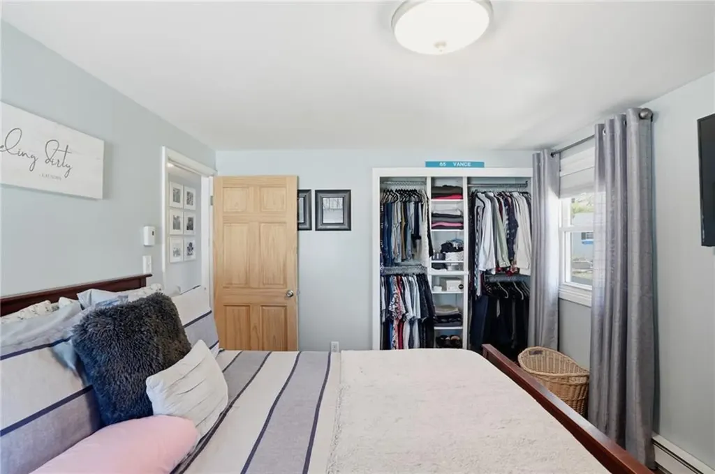17 Gloucester Street Warwick RI 02886