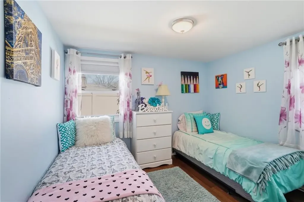 17 Gloucester Street Warwick RI 02886