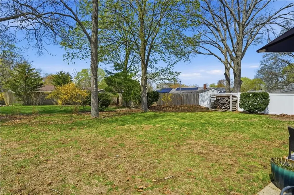 17 Gloucester Street Warwick RI 02886