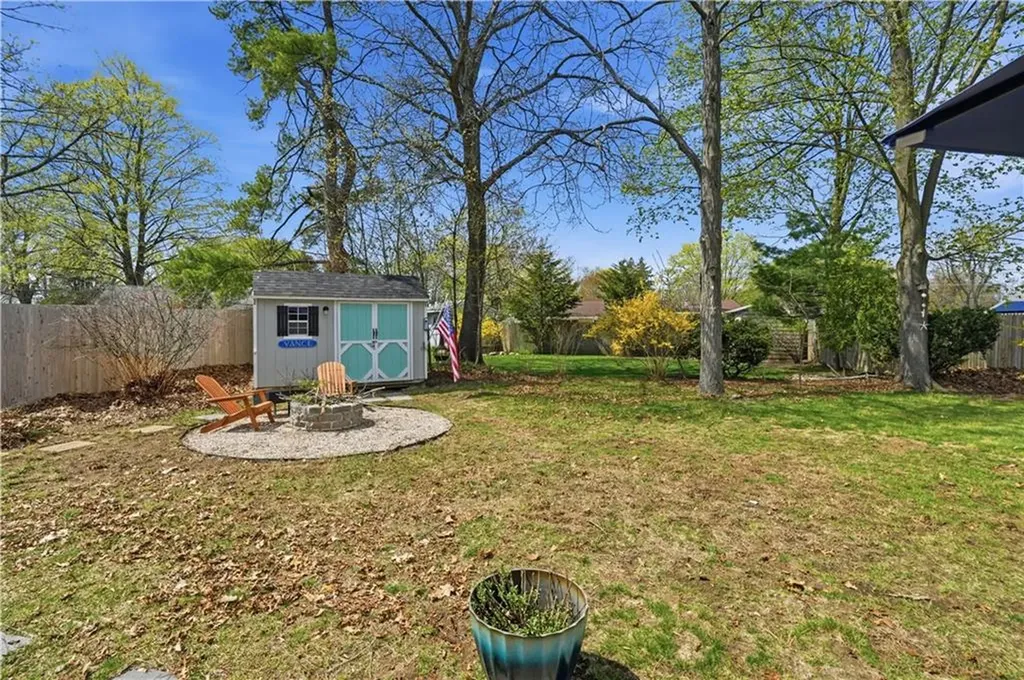 17 Gloucester Street Warwick RI 02886