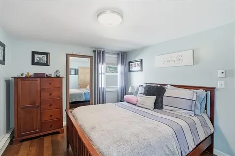 17 Gloucester Street Warwick RI 02886