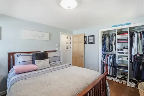 17 Gloucester Street Warwick RI 02886