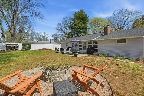 17 Gloucester Street Warwick RI 02886