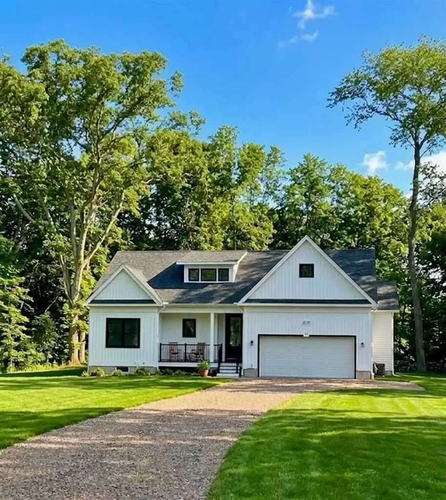 41 Whittier Drive South Kingstown RI 02879