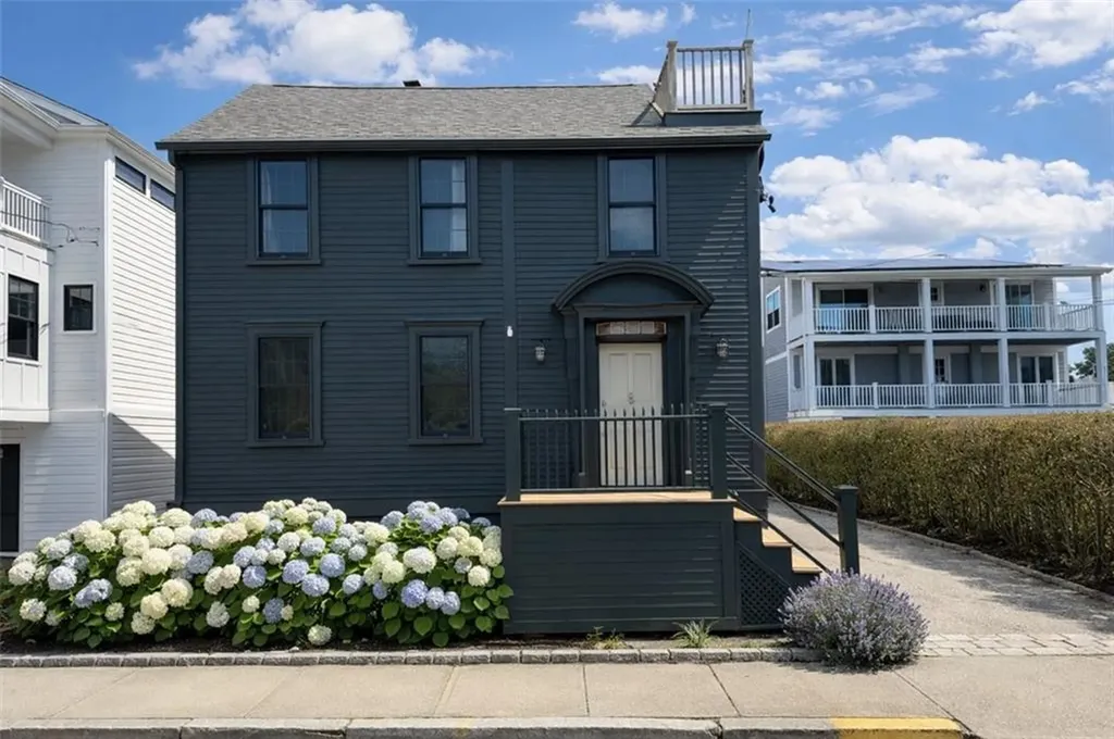 24 Houston Avenue Newport RI 02840