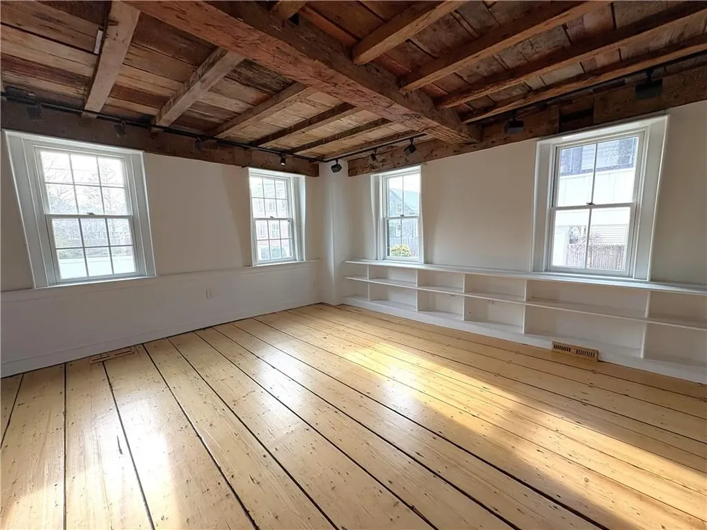 24 Houston Avenue Newport RI 02840