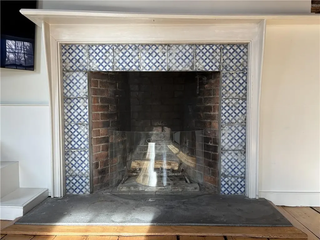 24 Houston Avenue Newport RI 02840
