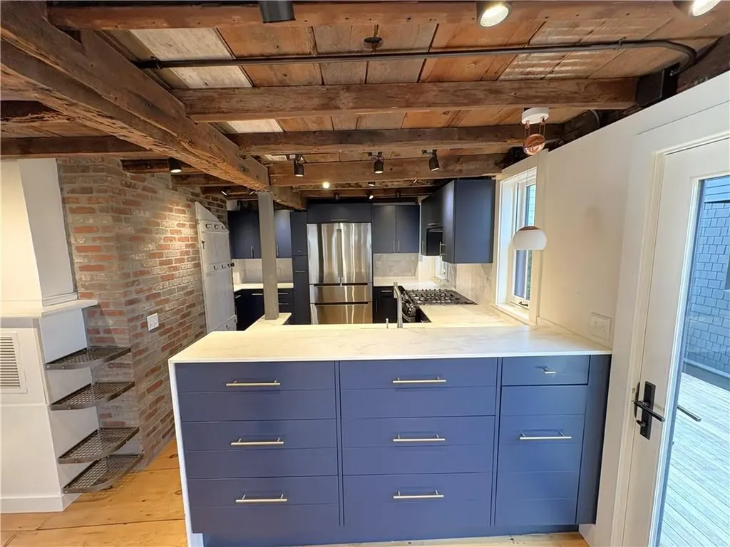 24 Houston Avenue Newport RI 02840