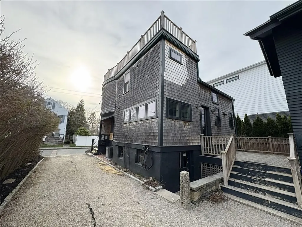24 Houston Avenue Newport RI 02840