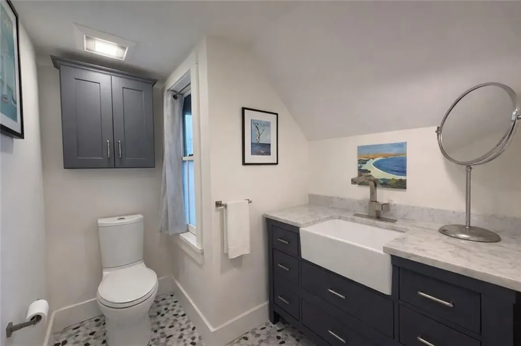 24 Houston Avenue Newport RI 02840