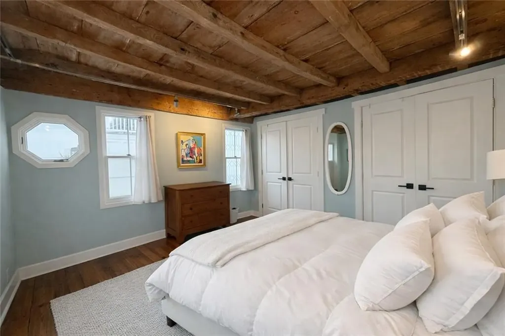 24 Houston Avenue Newport RI 02840