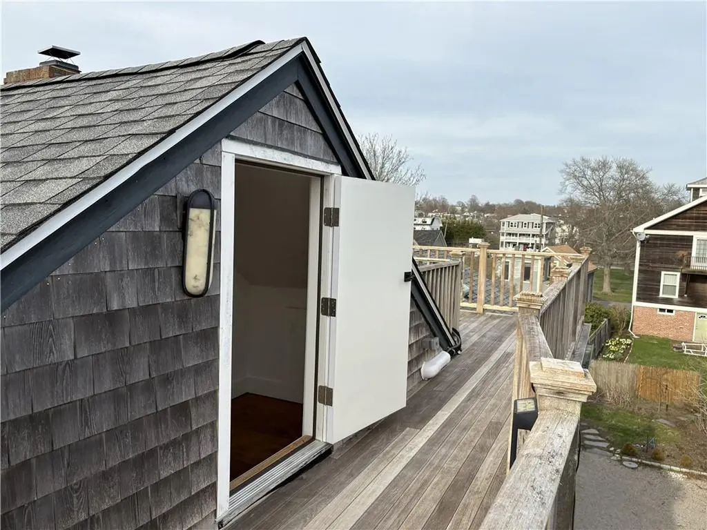 24 Houston Avenue Newport RI 02840