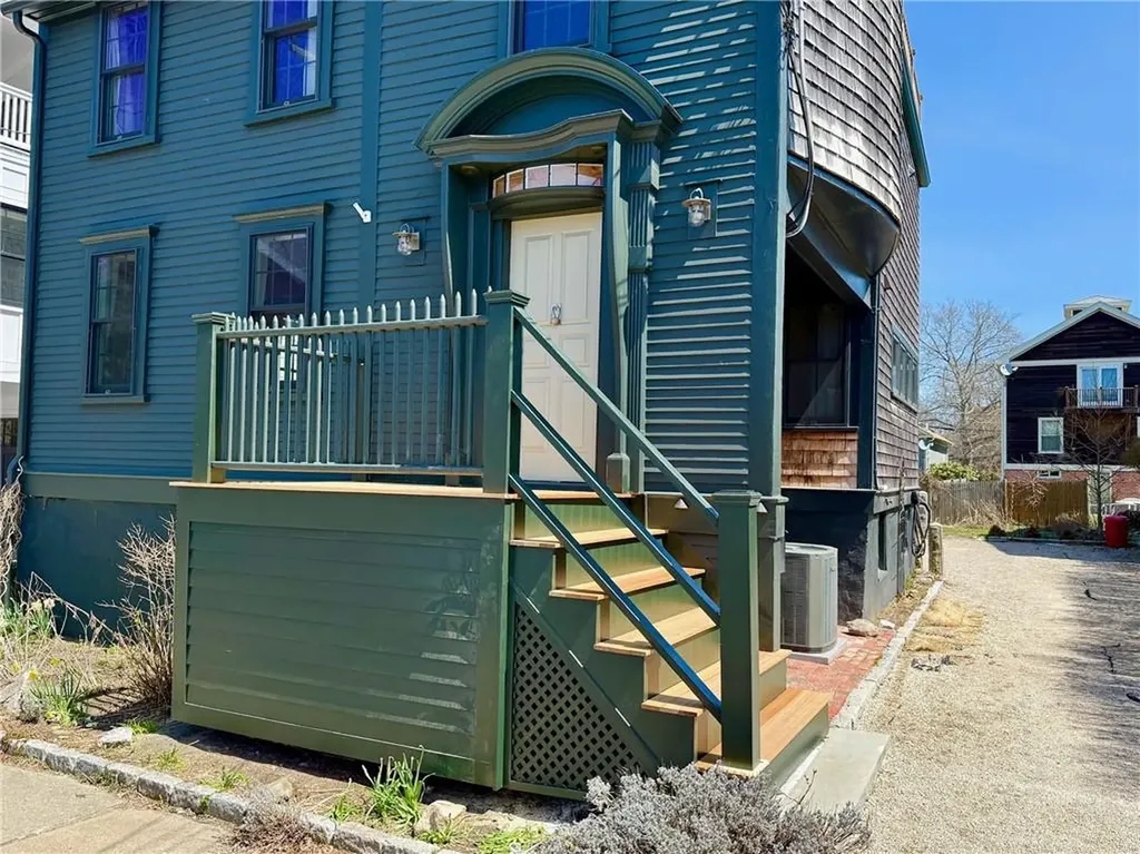 24 Houston Avenue Newport RI 02840