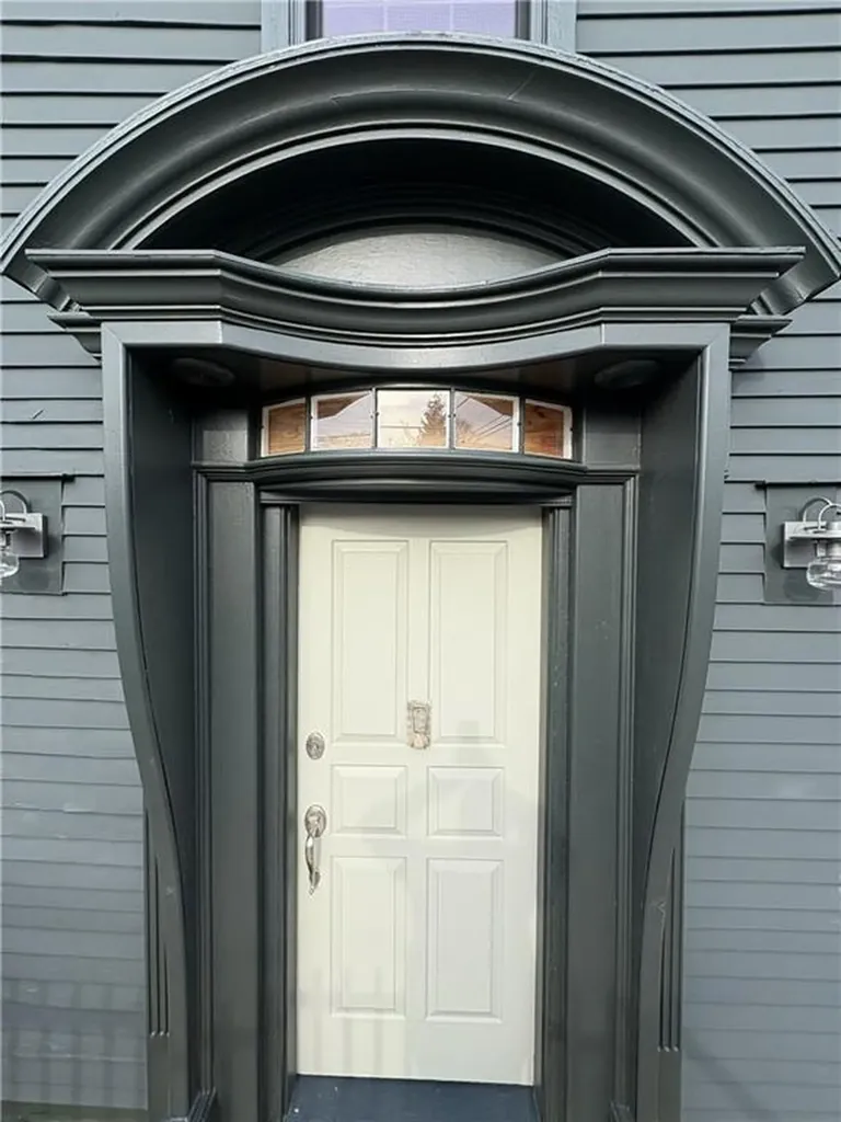 24 Houston Avenue Newport RI 02840