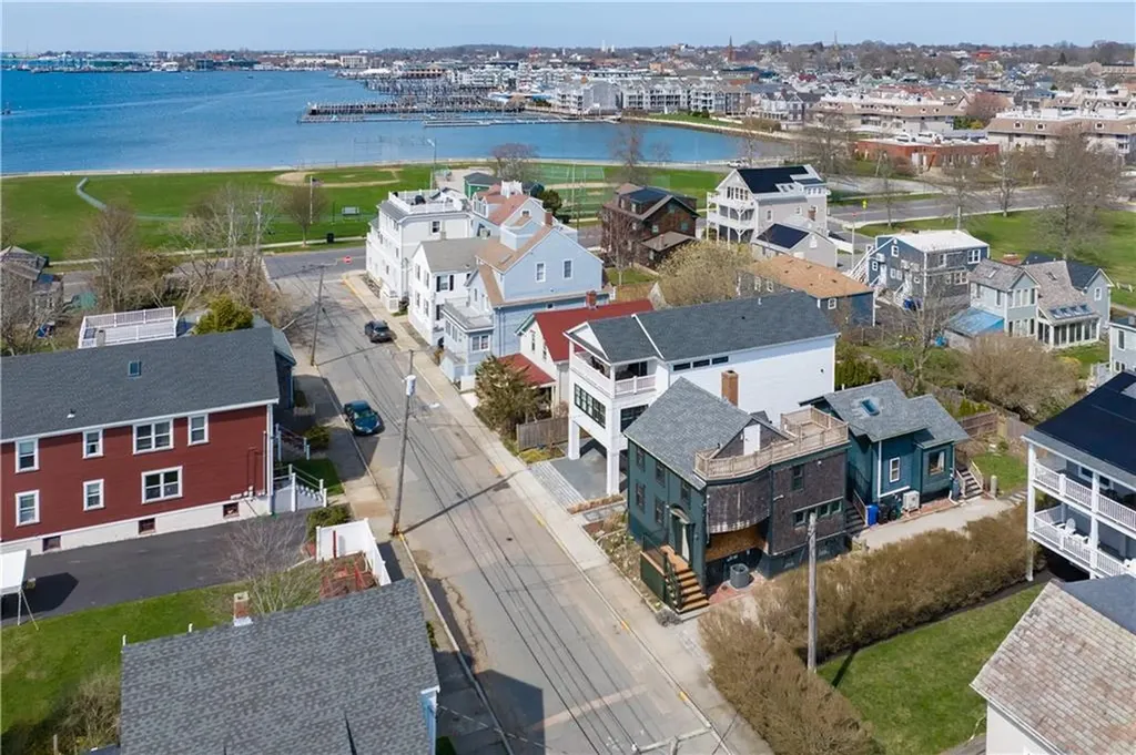 24 Houston Avenue Newport RI 02840