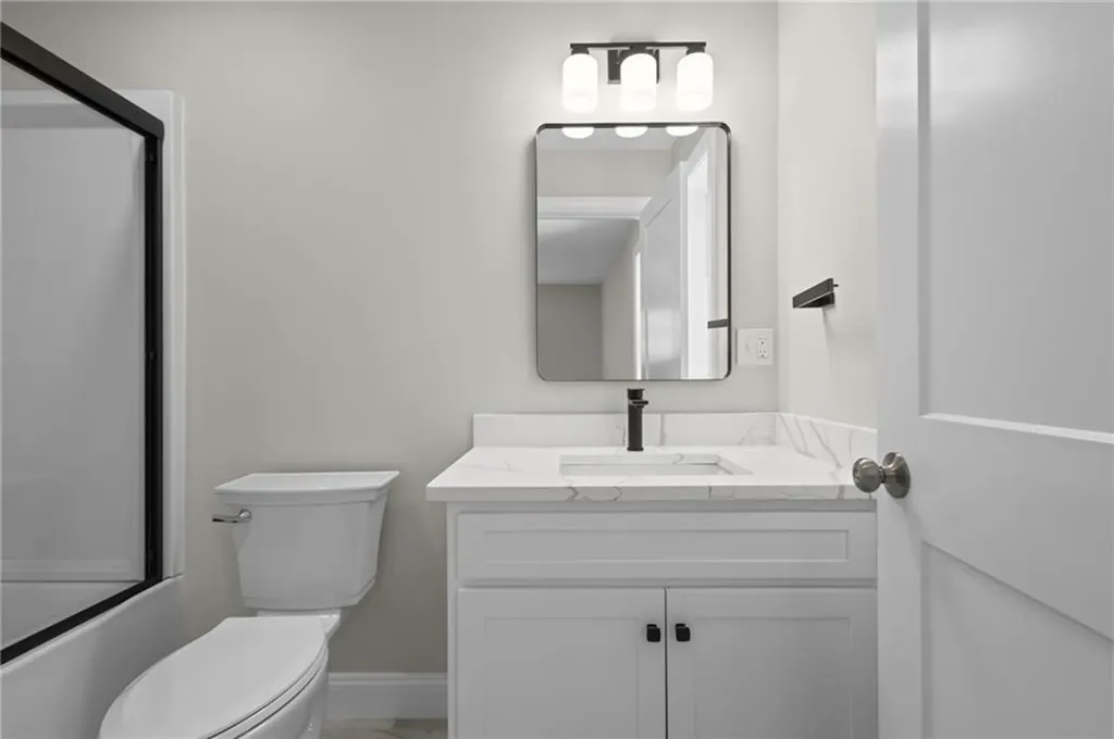 804 Douglas Avenue Providence RI 02908