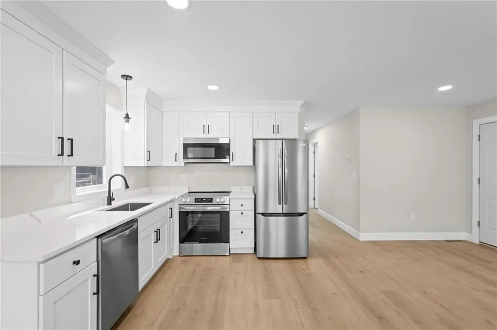 804 Douglas Avenue Providence RI 02908