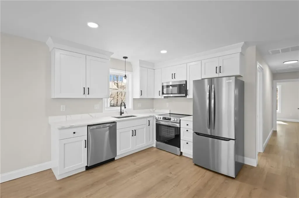 804 Douglas Avenue Providence RI 02908