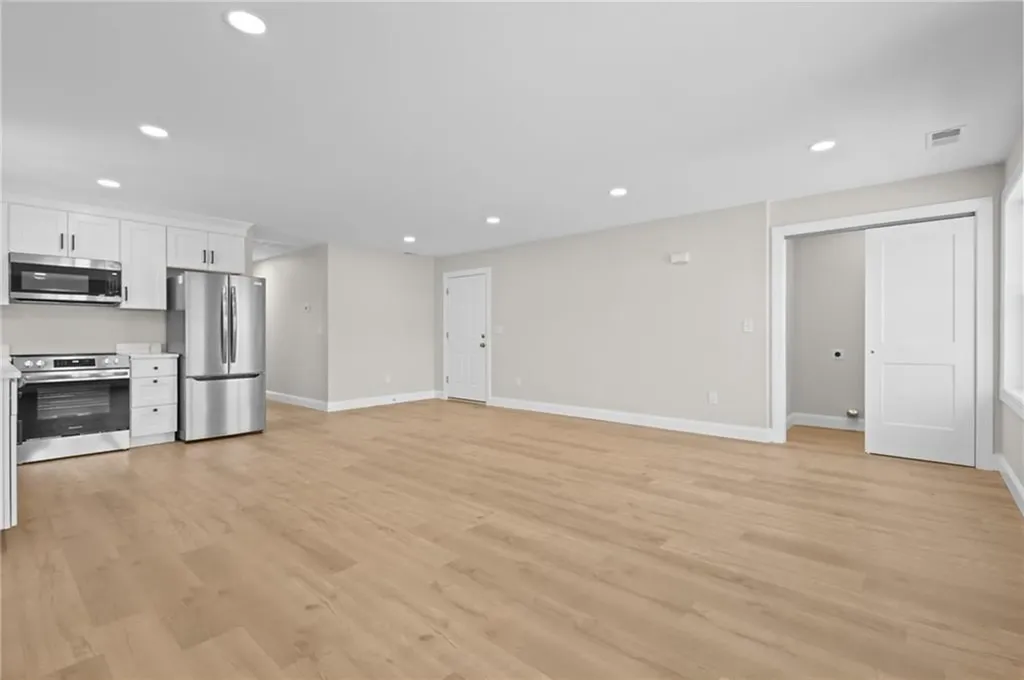 804 Douglas Avenue Providence RI 02908