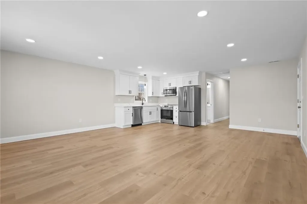 804 Douglas Avenue Providence RI 02908