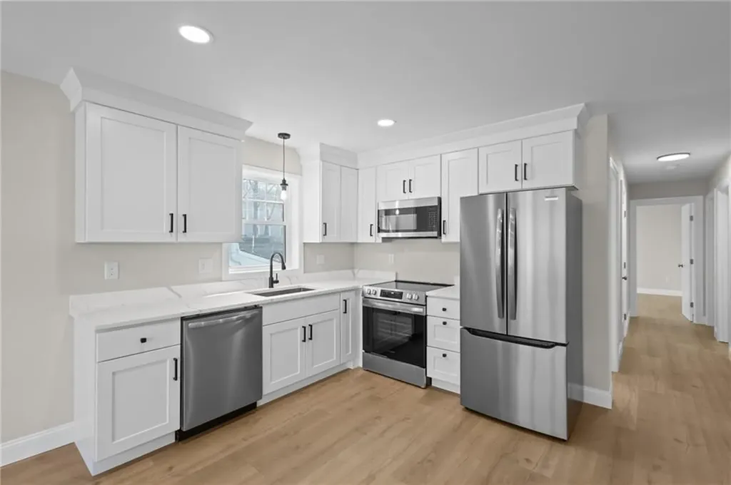 804 Douglas Avenue Providence RI 02908