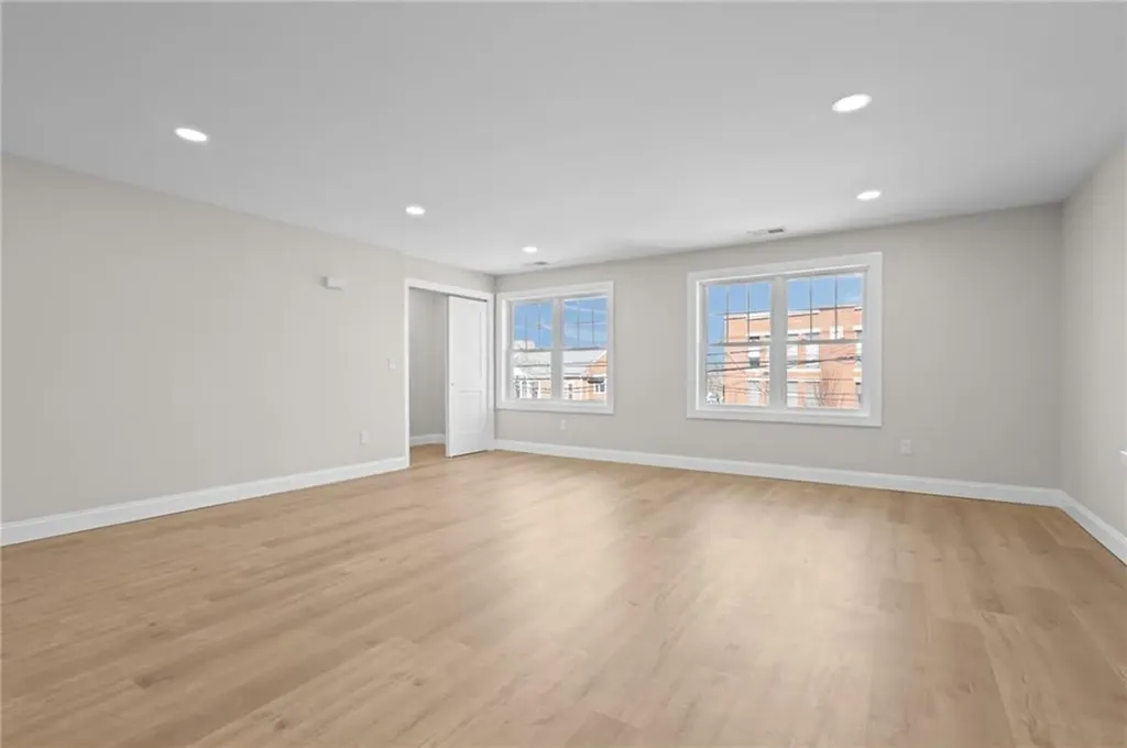 804 Douglas Avenue Providence RI 02908
