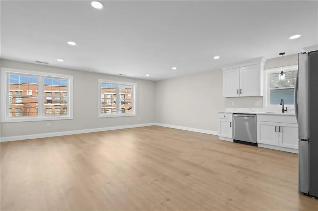804 Douglas Avenue Providence RI 02908