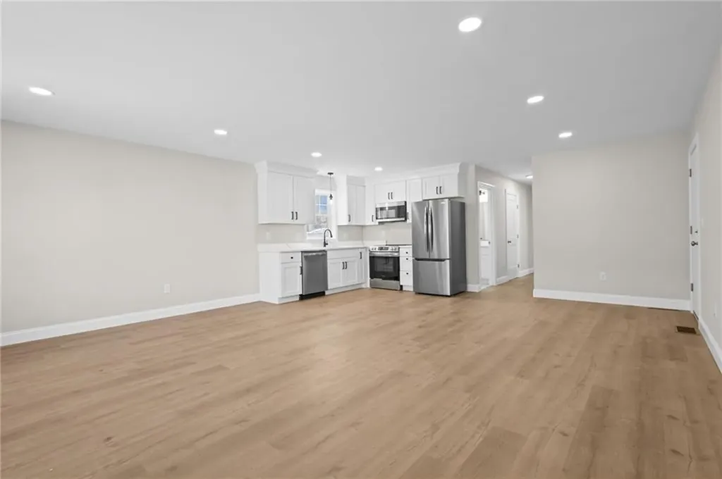 804 Douglas Avenue Providence RI 02908