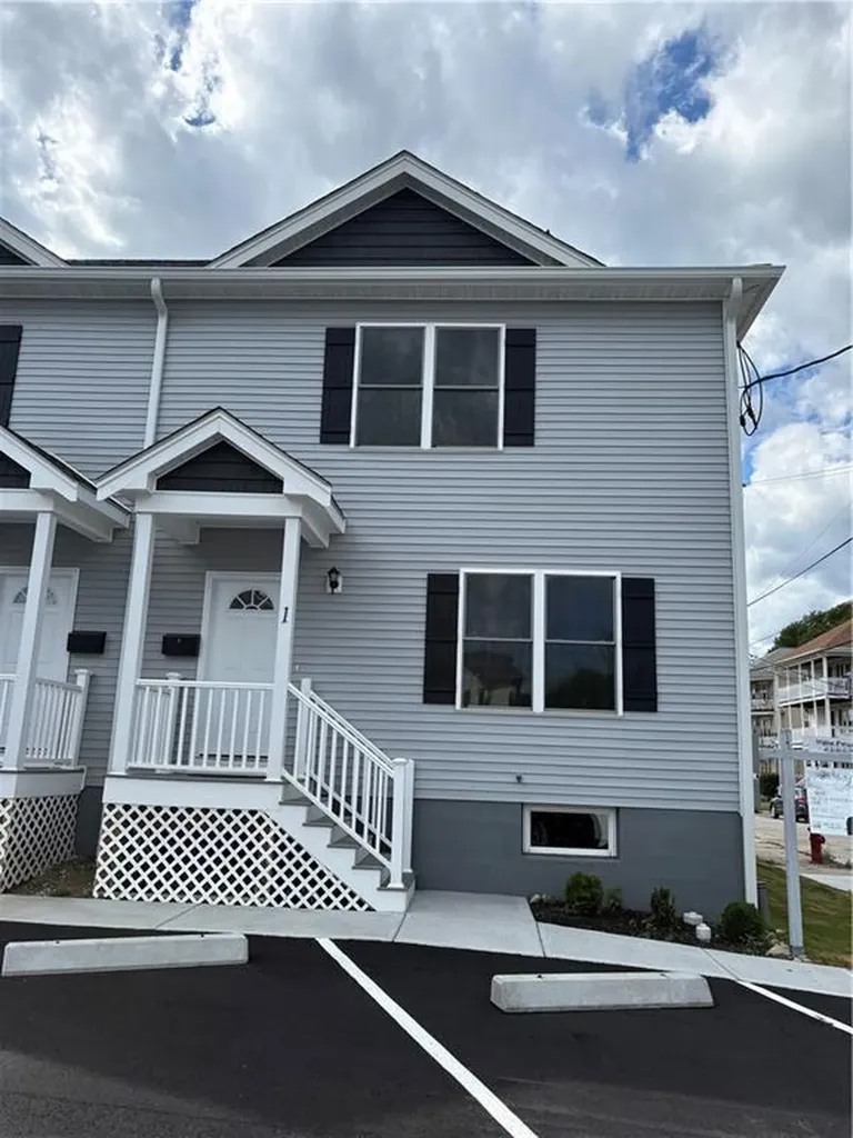 184 Avenue C Woonsocket RI 02895