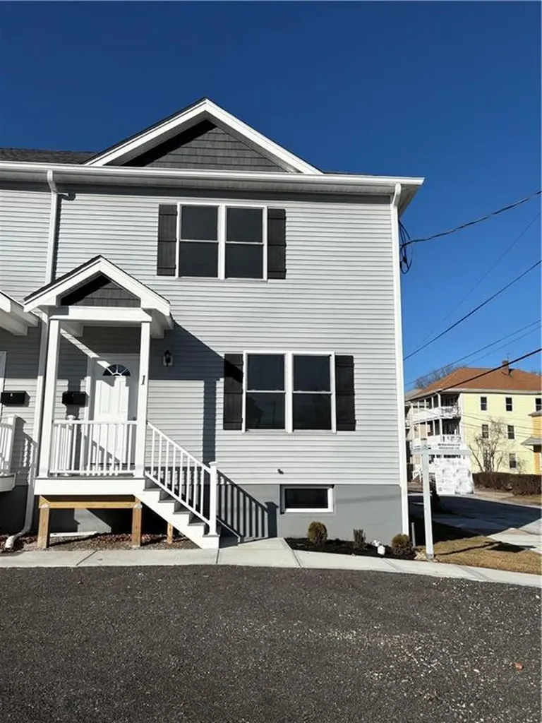 184 Avenue C Woonsocket RI 02895