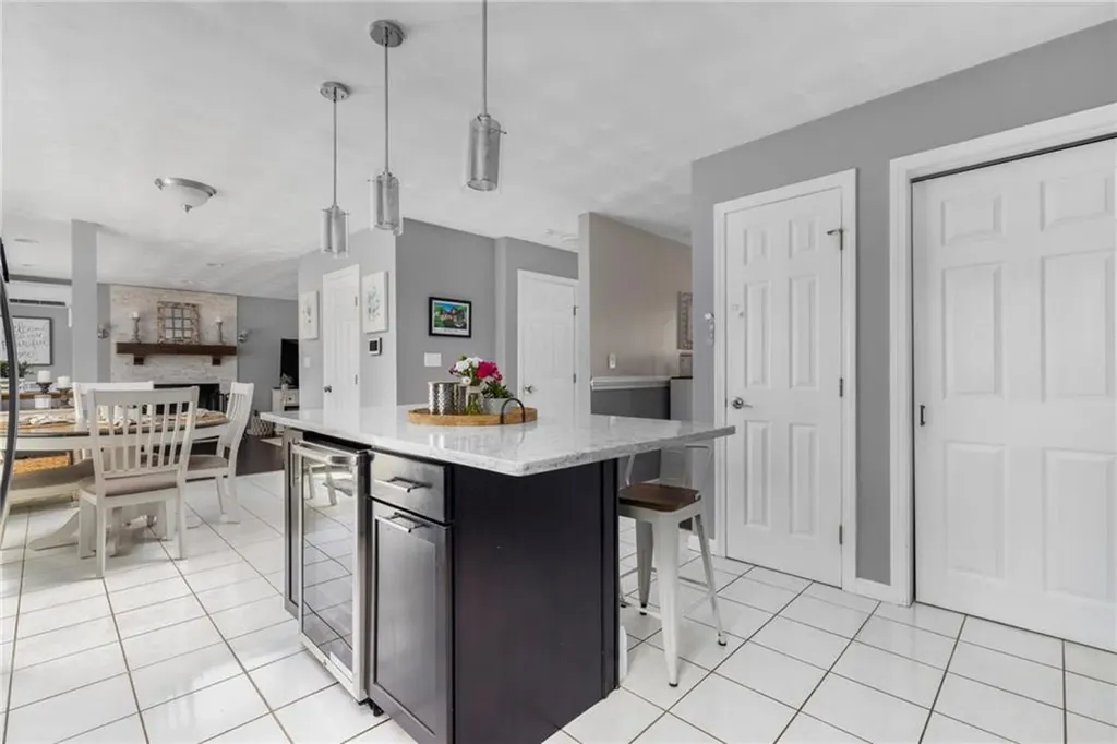 14 Canton Court Cranston RI 02921