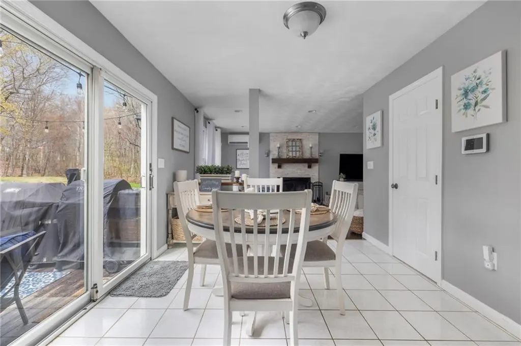 14 Canton Court Cranston RI 02921