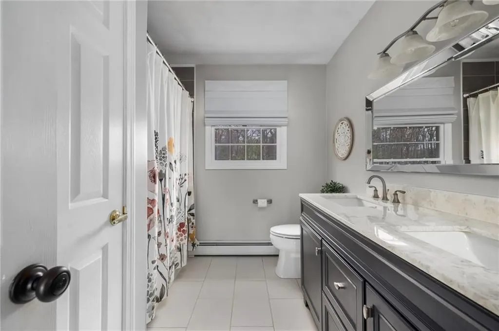 14 Canton Court Cranston RI 02921
