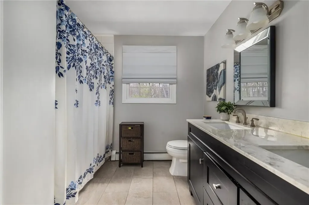 14 Canton Court Cranston RI 02921